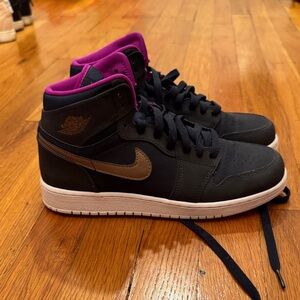 Nike jordan 1 Black and Purple High-Top Sneakers